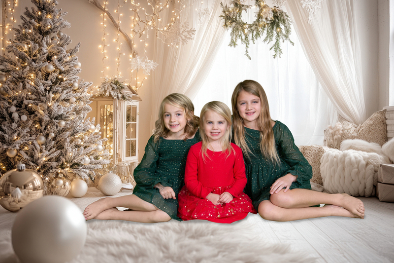 GirlsB.jpg :: fotoshooting weihnachtlich weiÃŸer hintergrund mit lichtervorhang --ar 3:2 --style raw --sref https://s.mj.run/ogekduVi-Lc --v 6.1 Job ID: 4cd83153-87ff-462a-bfdd-20026dd5932b