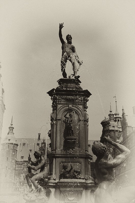 Neptune Fountain.jpg