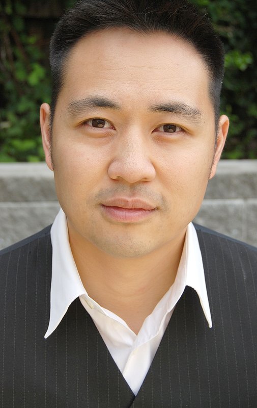 Head Shot 01.jpg