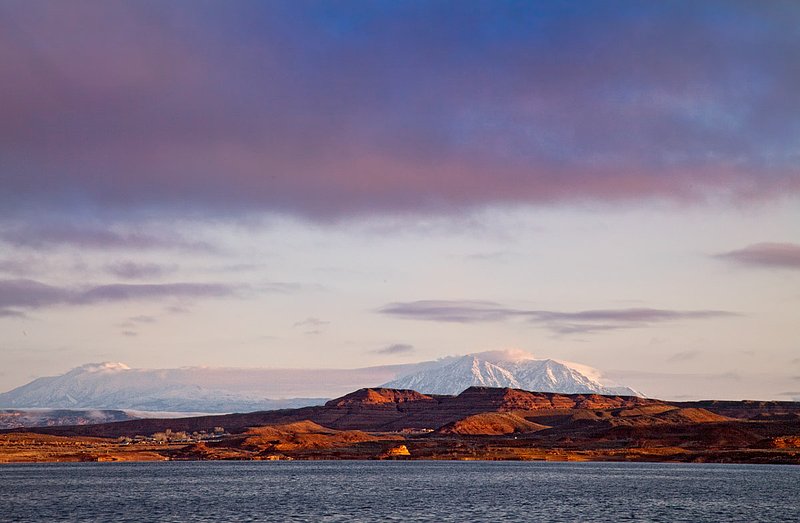 Snow at Lake Powell.jpg