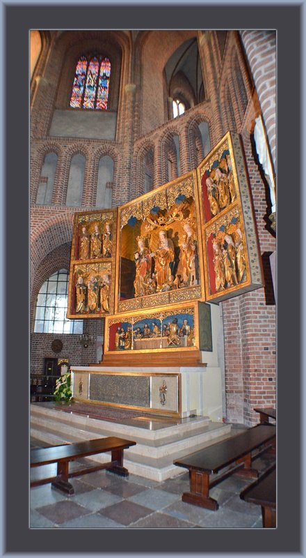 Cath SS Peter Paul Int 03.jpg