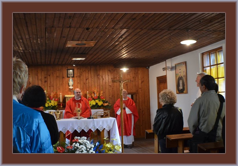 Chapel Mass 03 copy.jpg