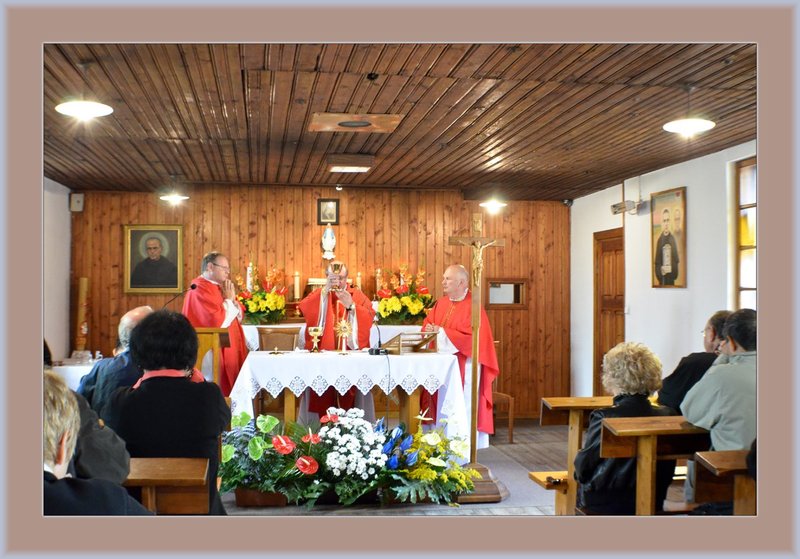 Chapel Mass 09 copy.jpg