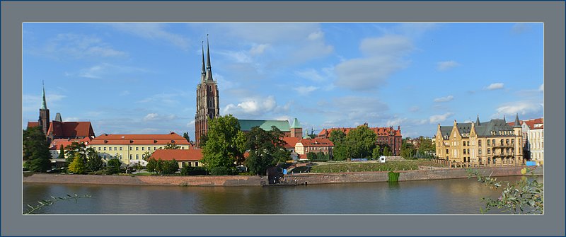 Church over the bridge Panorama 01.jpg