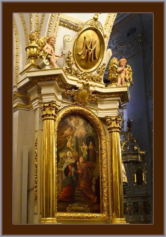 Czestochowa Shrine Int 04.jpg