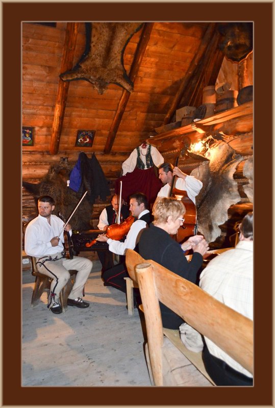 Dinner Zakopane Band 01 copy.jpg