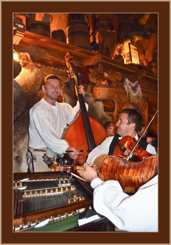 Dinner Zakopane Band 02 copy.jpg