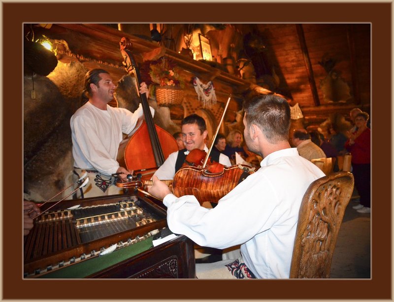 Dinner Zakopane Band 03 copy.jpg