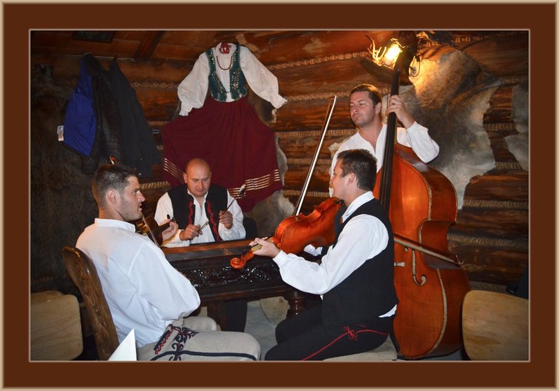 Dinner Zakopane Band 05 copy.jpg