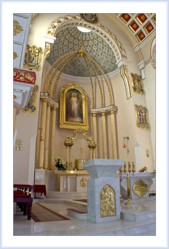 Int Shrine of Divine Mercy 11.jpg