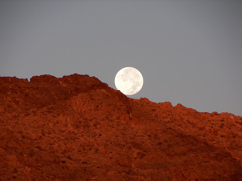 October 15 2008  morning full moon.jpg