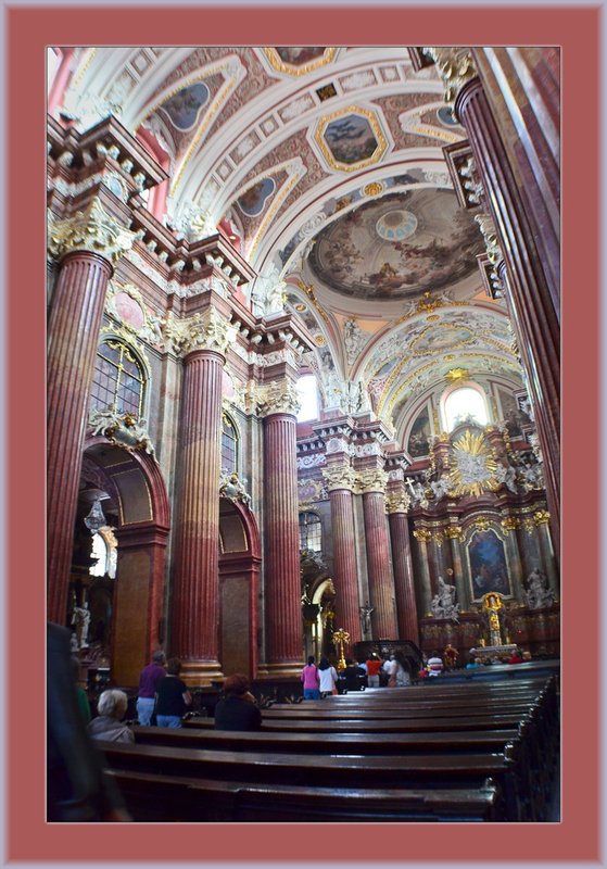 Poznan Mary Mag Int 01.jpg
