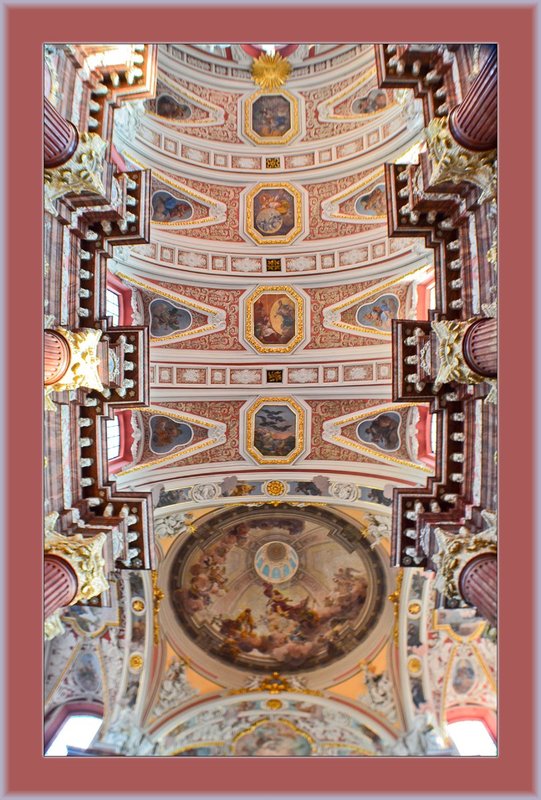 Poznan Mary Mag Int 08.jpg