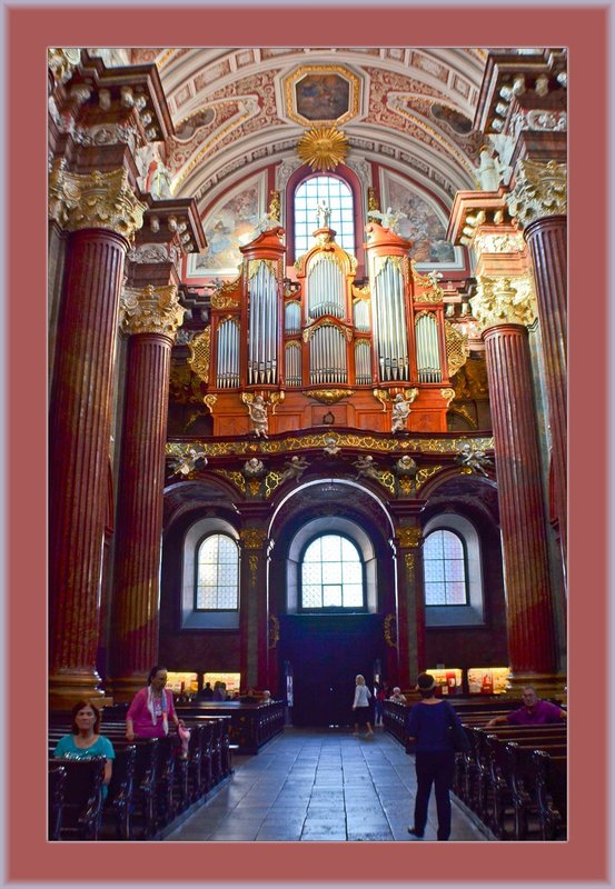 Poznan Mary Mag Int 10.jpg