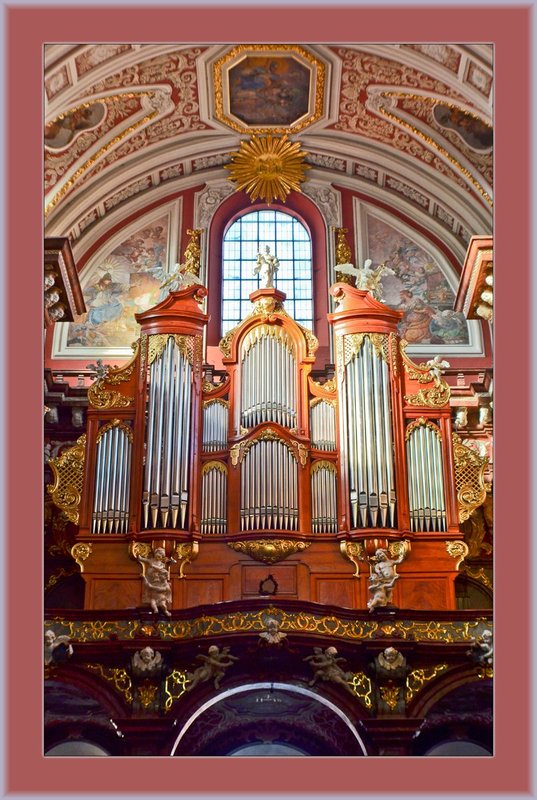 Poznan Mary Mag Int 13.jpg