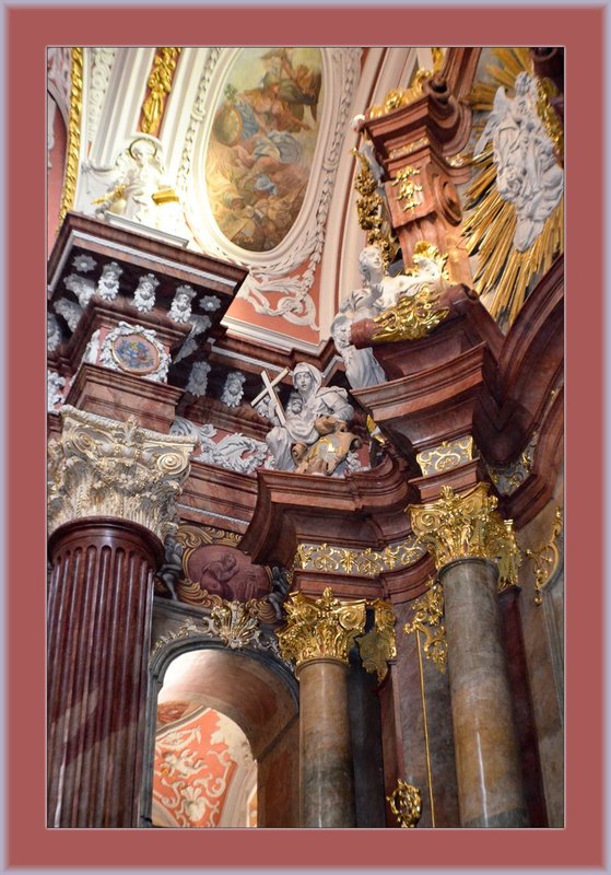 Poznan Mary Mag Int 17.jpg
