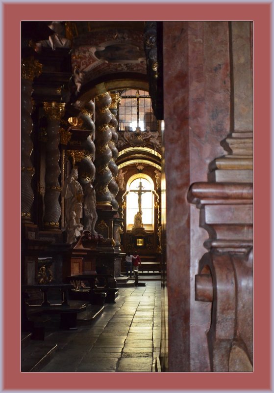 Poznan Mary Mag Int 22.jpg