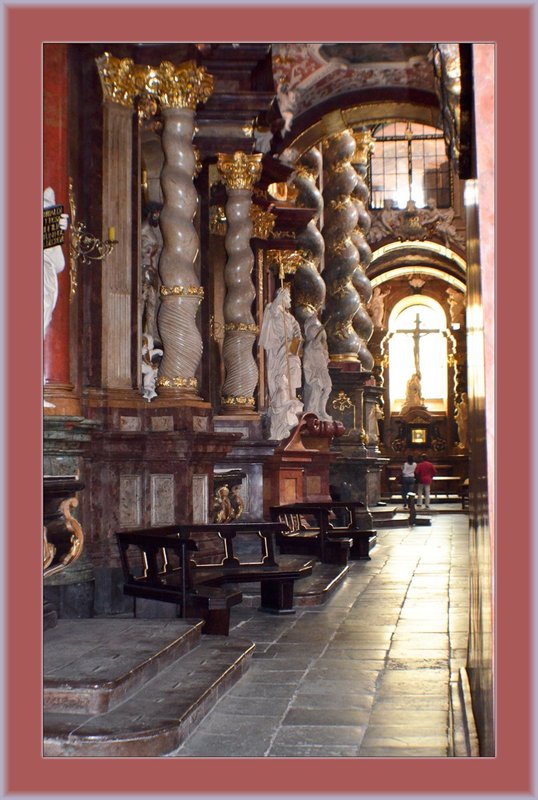 Poznan Mary Mag Int 23.jpg