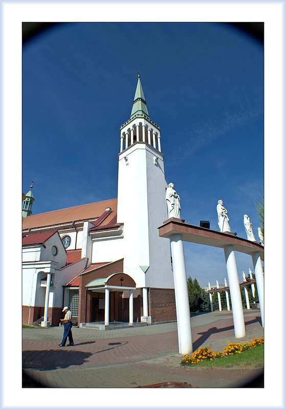 Shrine of Divine Mercy 01.jpg