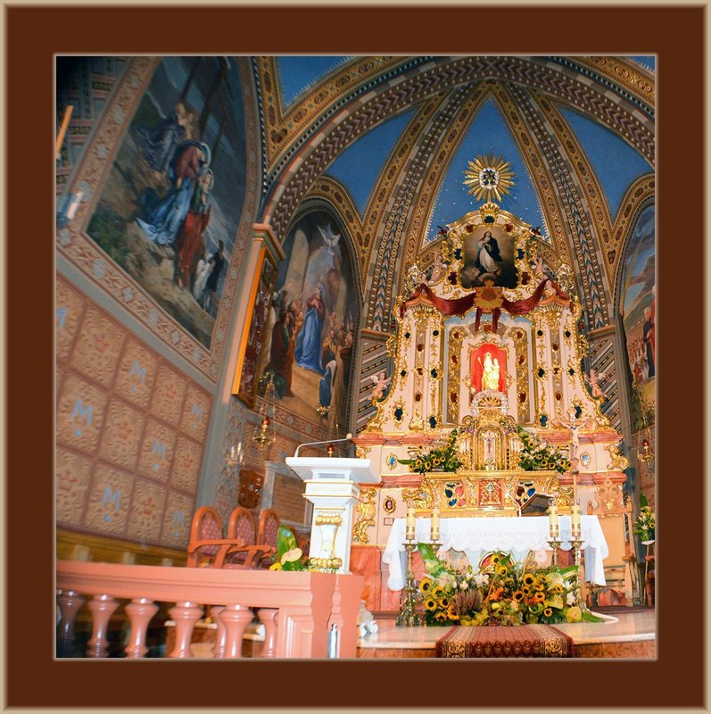 Shrine of Our Lady Ludzmierz Int 04.jpg