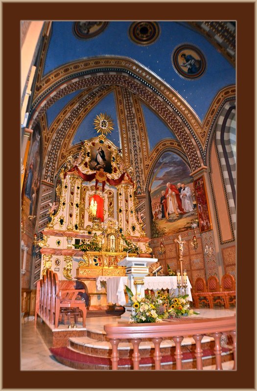 Shrine of Our Lady Ludzmierz Int 08.jpg