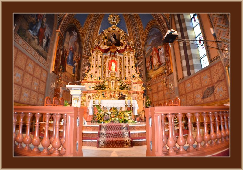 Shrine of Our Lady Ludzmierz Int 09.jpg