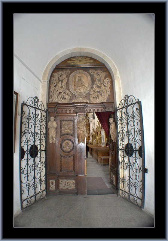 St Hedwig Int 01.jpg