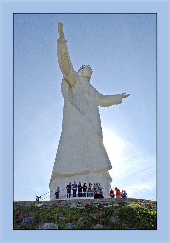 Tall Christ Group 01.jpg