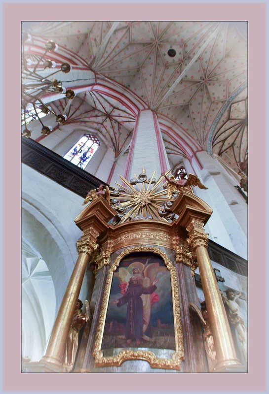 Torun Church Int 09.jpg