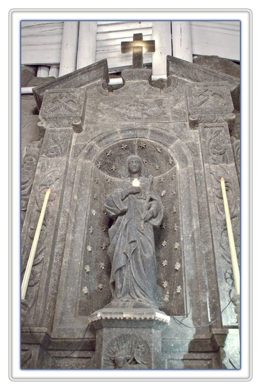 WSM The Holy Cross Cathedral Salt Statue 01 copy.jpg
