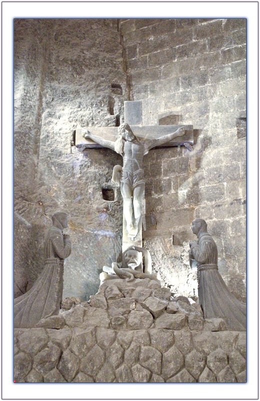 WSM The Holy Cross Cathedral Salt Statue 03 copy.jpg
