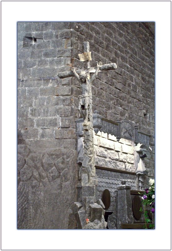 WSM The Holy Cross Cathedral Salt Statue 04 copy.jpg