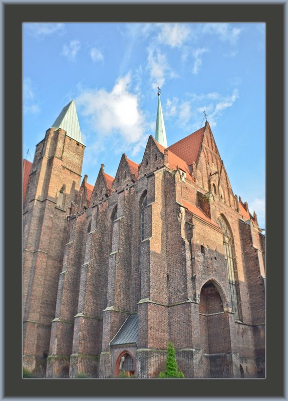 Wroclaw Church Ext 01.jpg