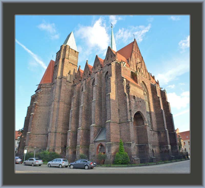 Wroclaw Church Ext 02.jpg