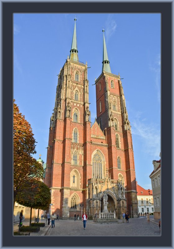 Wroclaw Church Ext 06.jpg
