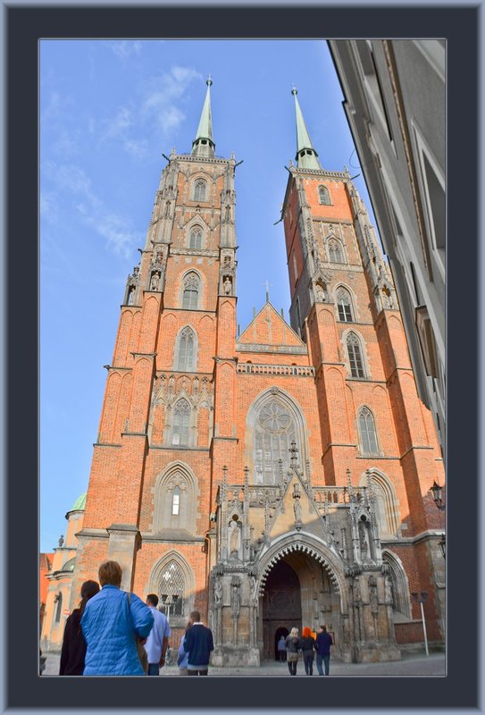 Wroclaw Church Ext 08.jpg
