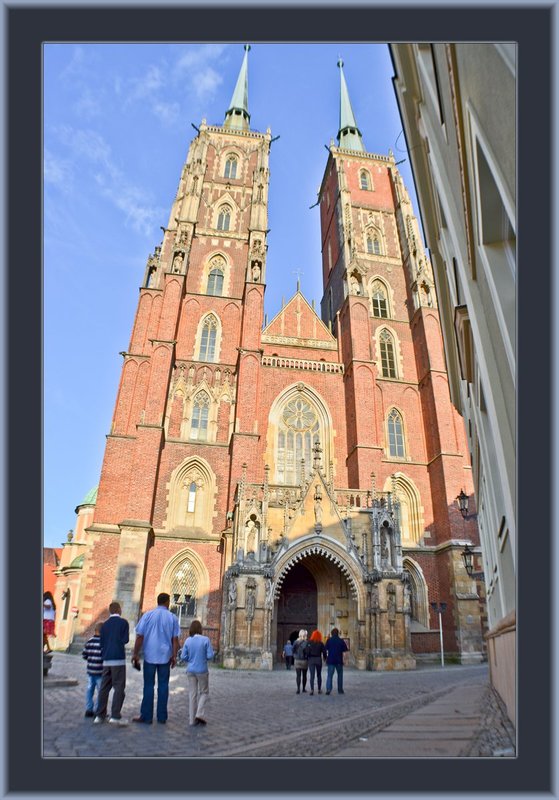Wroclaw Church Ext 09.jpg
