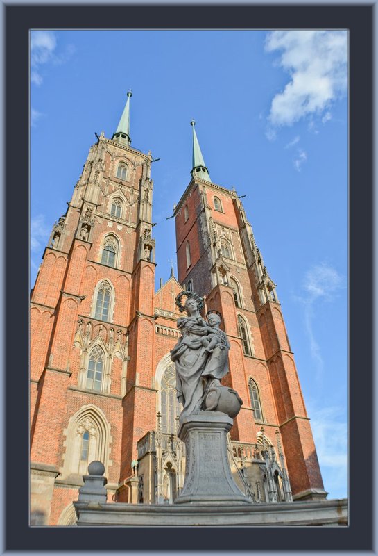 Wroclaw Church Ext 10.jpg