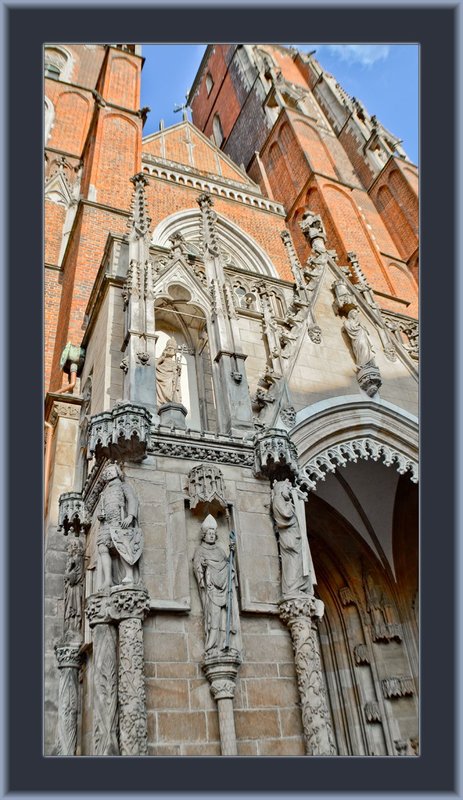 Wroclaw Church Ext 12.jpg