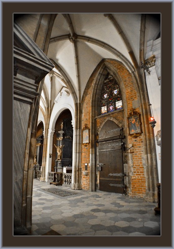 Wroclaw Church Int 05psd.jpg