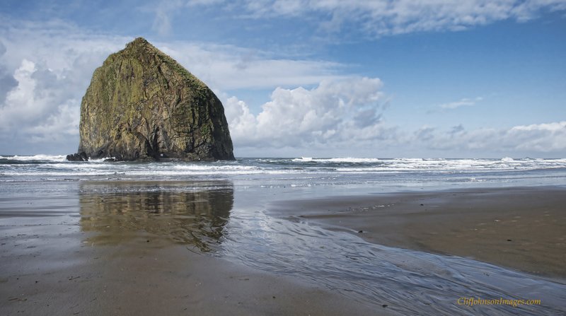 Oregon Haystack blue 16x9 1015 copy.jpg