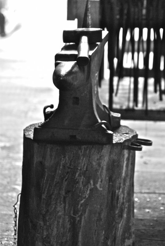 blacksmith anvil black and white.jpg
