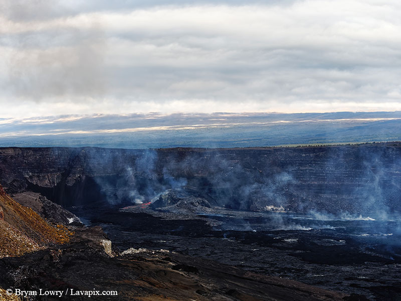 _BJL7668 - 32625 G9.jpg :: The white-tailed tropicbird, also known as Koa?'e kea in Hawaiian, is a seabird that breeds on tropical islands and lives in the crater walls of Kilauea volcanoes' Halemaumau Vent.
Adults have a 3' wingspan.
Episode 15 eruption Lava fountain, Kilauea volcano, Hawaii Volcanoes National Park, The Big Island of Hawaii. 3-26-25