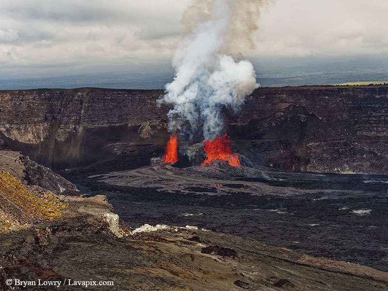 _BJL7685 - 32625 G9.jpg :: The white-tailed tropicbird, also known as Koa?'e kea in Hawaiian, is a seabird that breeds on tropical islands and lives in the crater walls of Kilauea volcanoes' Halemaumau Vent.
Adults have a 3' wingspan.
Episode 15 eruption Lava fountain, Kilauea volcano, Hawaii Volcanoes National Park, The Big Island of Hawaii. 3-26-25