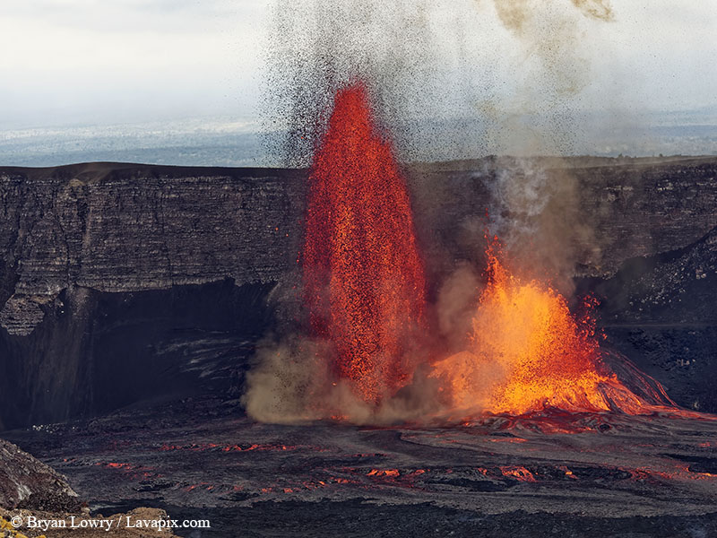 _BJL7729 - 32625 G9.jpg :: The white-tailed tropicbird, also known as Koa?'e kea in Hawaiian, is a seabird that breeds on tropical islands and lives in the crater walls of Kilauea volcanoes' Halemaumau Vent.
Adults have a 3' wingspan.
Episode 15 eruption Lava fountain, Kilauea volcano, Hawaii Volcanoes National Park, The Big Island of Hawaii. 3-26-25