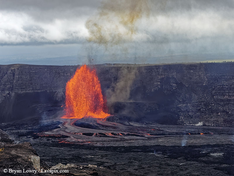 _BJL7838 - 32625 G9.jpg :: The white-tailed tropicbird, also known as Koa?'e kea in Hawaiian, is a seabird that breeds on tropical islands and lives in the crater walls of Kilauea volcanoes' Halemaumau Vent.
Adults have a 3' wingspan.
Episode 15 eruption Lava fountain, Kilauea volcano, Hawaii Volcanoes National Park, The Big Island of Hawaii. 3-26-25