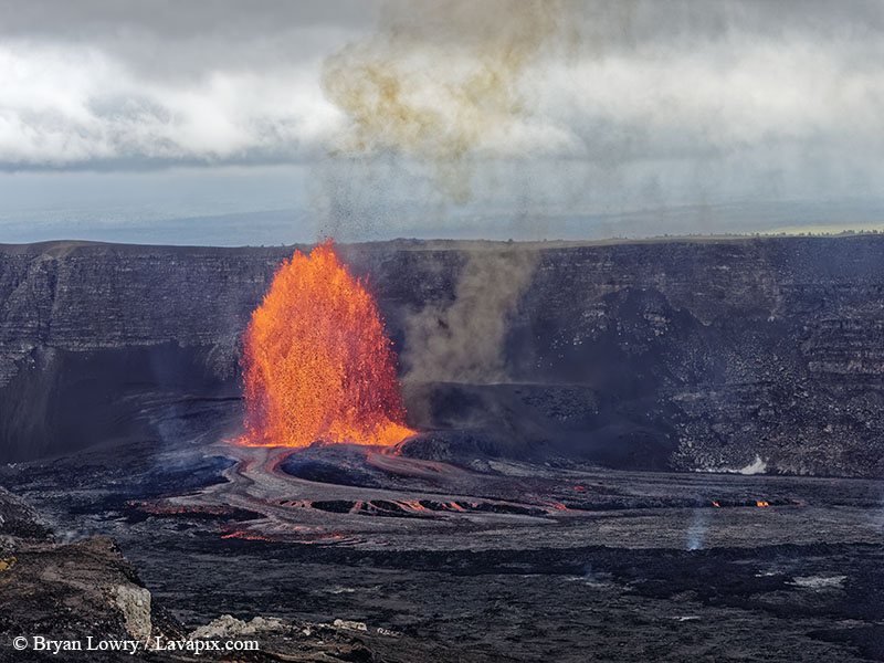 _BJL7839 - 32625 G9.jpg :: The white-tailed tropicbird, also known as Koa?'e kea in Hawaiian, is a seabird that breeds on tropical islands and lives in the crater walls of Kilauea volcanoes' Halemaumau Vent.
Adults have a 3' wingspan.
Episode 15 eruption Lava fountain, Kilauea volcano, Hawaii Volcanoes National Park, The Big Island of Hawaii. 3-26-25
