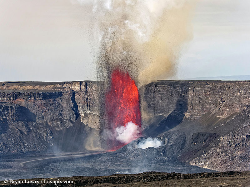 _BL_6059_32025 GH5.jpg :: Lava fountain, Kilauea volcano, Hawaii Volcanoes National Park, The Big Island of Hawaii 3-20-25