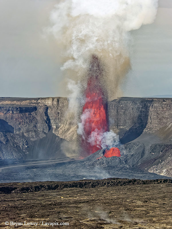 _BL_6091_32025 GH5.jpg :: Lava fountain, Kilauea volcano, Hawaii Volcanoes National Park, The Big Island of Hawaii 3-20-25