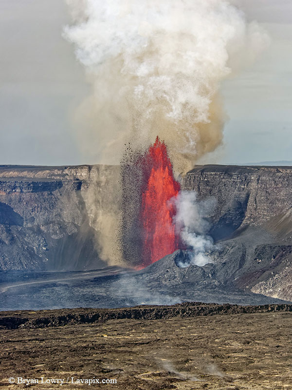_BL_6092_32025 GH5.jpg :: Lava fountain, Kilauea volcano, Hawaii Volcanoes National Park, The Big Island of Hawaii 3-20-25